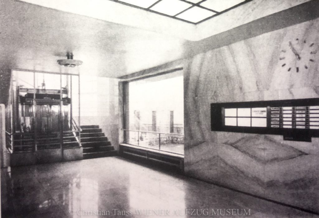 Originalaufnahme eines Foyers mit Klingelanlage (Foto: BP100 Archiv)