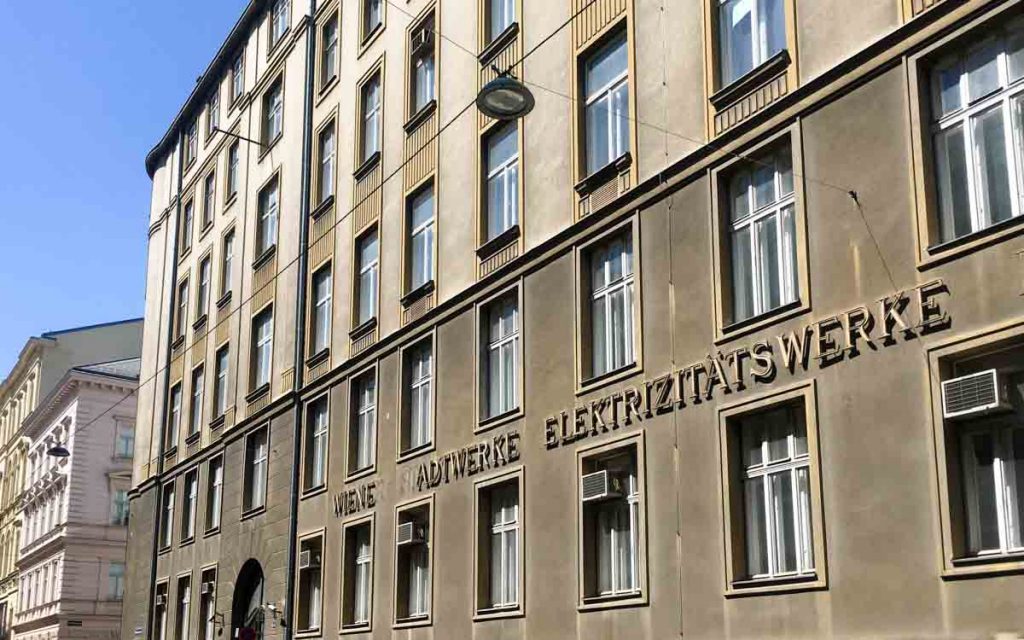 Fassade des ehemaligen Direktionsgebäudes aus 1953