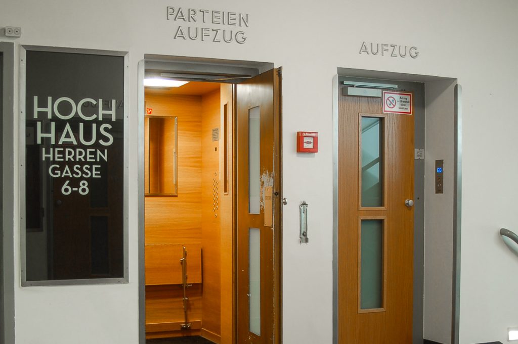 Baugleiche Aufzüge im Hochhaus Herrengasse in Wien